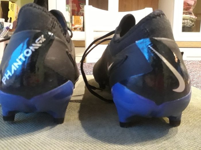 Nike Phantom junior football boots