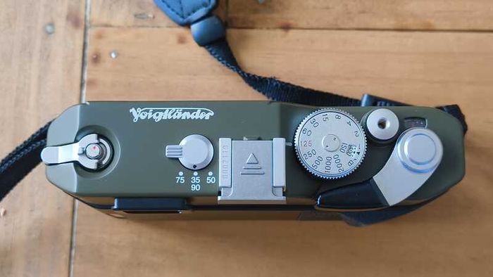Voigtlander Bessa R2 Olive 35mm Rangefinder