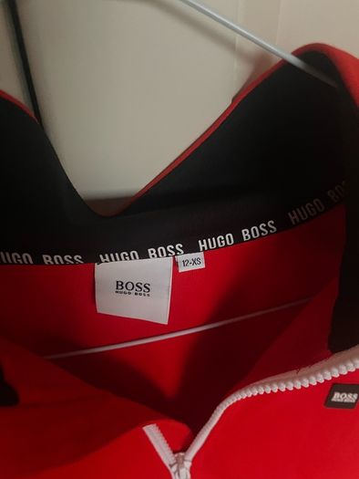 Boss red zip up top