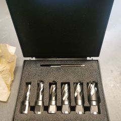 Magnetic bit set