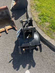 Grab and buckets for a 3 ton digger