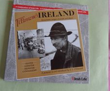 Old Books  Hard Back Of Fr Browne's Photo Images & Places All Ireland Irish Life Published In 1989 In Mint Condition !