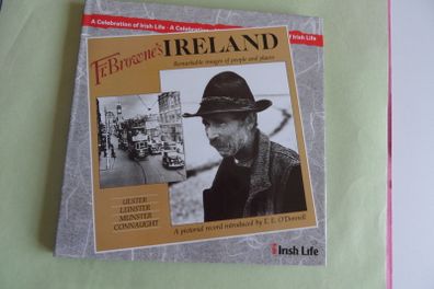 Old Books  Hard Back Of Fr Browne's Photo Images & Places All Ireland Irish Life Published In 1989 In Mint Condition !