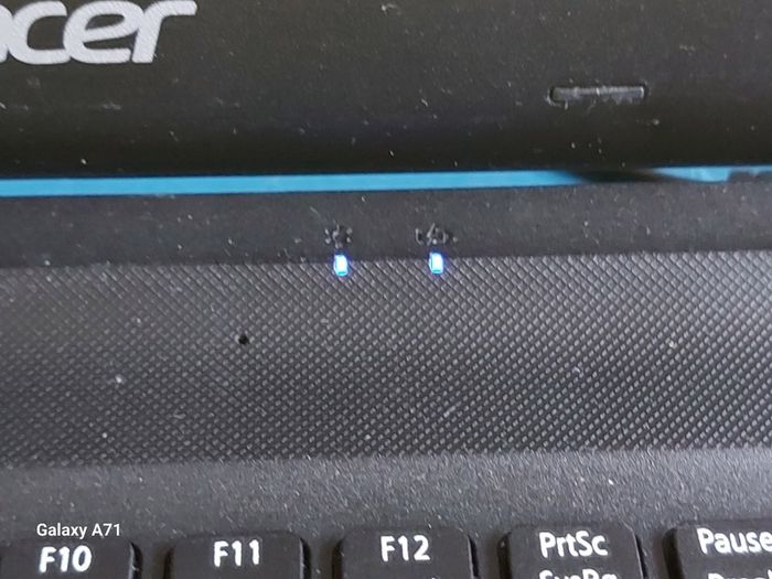 Acer Aspire ES 15, AMD Dual-Core Processor E1-7010, 1.5GHz, 4GB Ram, 1 Terrabyte HDD, Windows 10, Microsoft Edge, Chrome and VLC