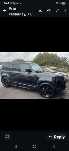 Land Rover Defender 2024