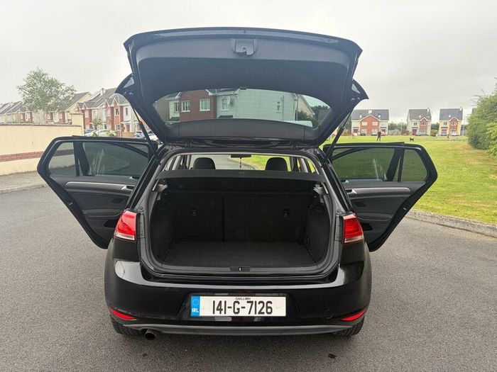 Volkswagen Golf - Automatic Petrol