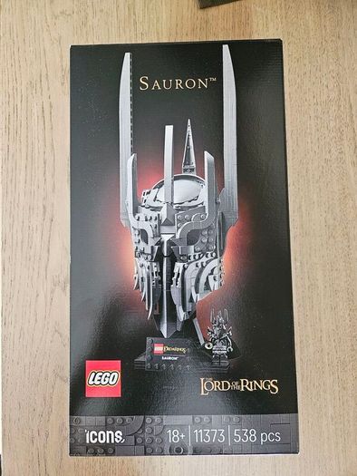 lego lord of the rings/icons 11373 Sauron's helmet