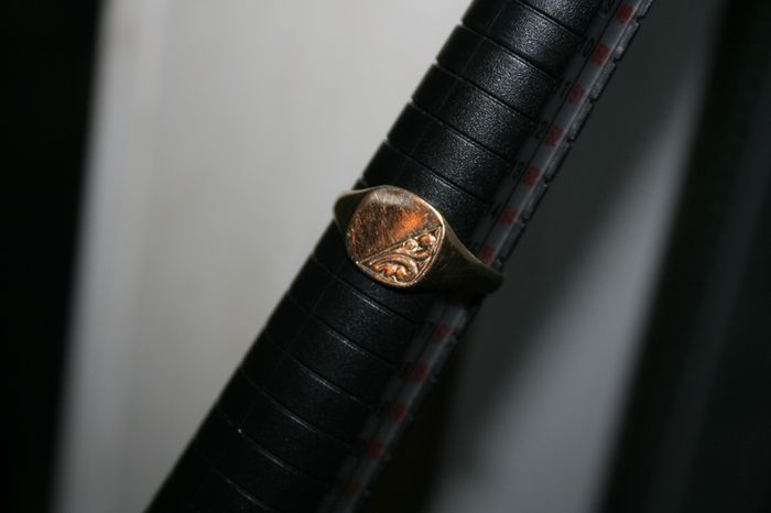 9ct Oval Signet Ring Yellow Gold Mens Ring 375 - 1,6g