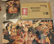one piece play mat and promo brand new box open