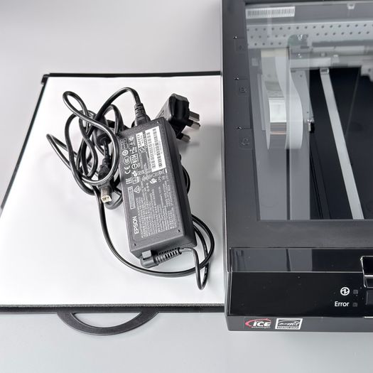 Epson Perfection V 600 flat bed scanner