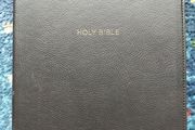 Holy Bible NKJV Giant Print Centre Column Reference Black Leather Soft on3n3ss