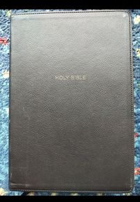 Holy Bible NKJV Giant Print Centre Column Reference Black Leather Soft on3n3ss