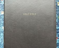 Holy Bible NKJV Giant Print Centre Column Reference Black Leather Soft on3n3ss