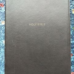 Holy Bible NKJV Giant Print Centre Column Reference Black Leather Soft on3n3ss