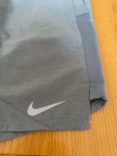 NEW Nike Mens Challenger 7 Inch Shorts