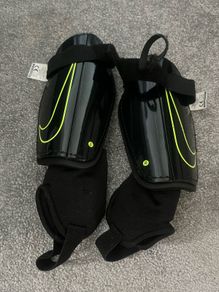 Boys Football boots & shin guards