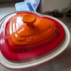 le creuset brand new heart shape