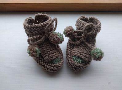 Baby woollen boots