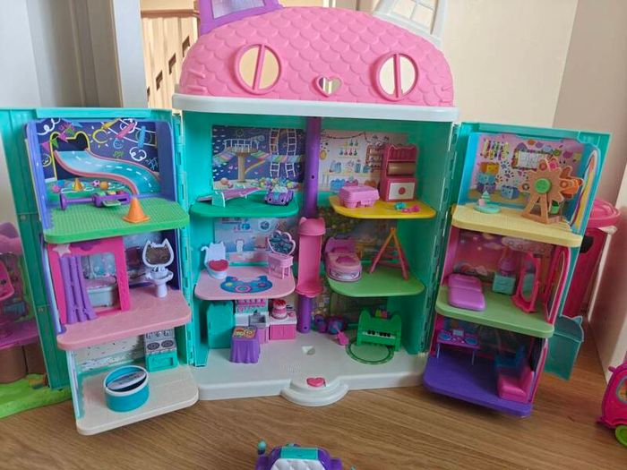 Gabby's doll house