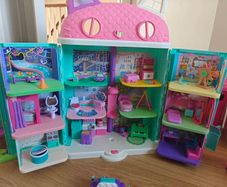 Gabby's doll house