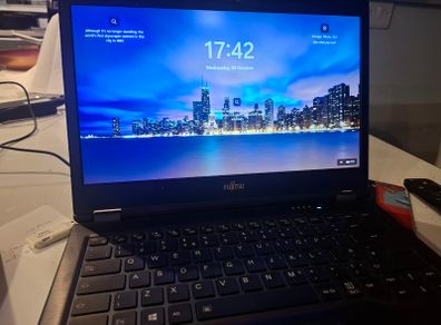 Fujitsu Lifebook U7410 i7-10510U 32GB RAM