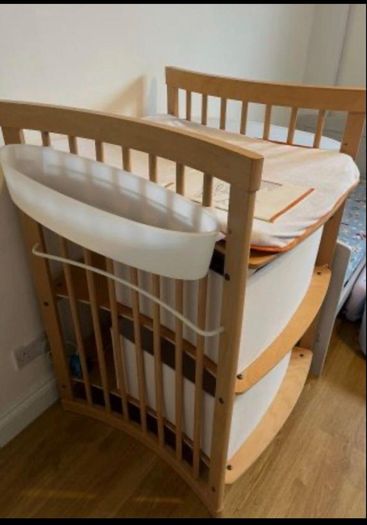 Stoke care changing table