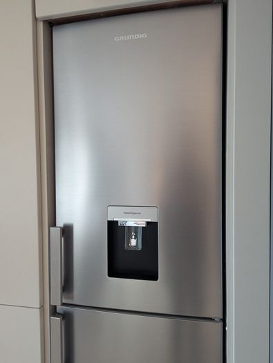 Grundig Fridge and Freezer (excellent condition)