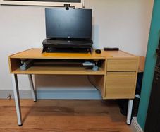 Standing desk