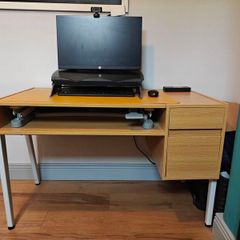 Standing desk