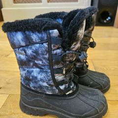 kids snow boots size 11