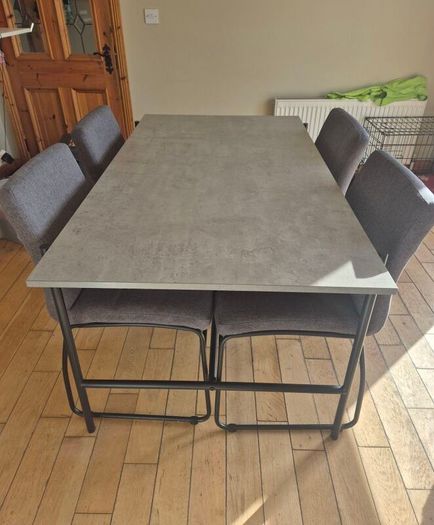 table and 4 chairs