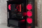 High End Gaming PC | RX 9070 XT 16gb / Ryzen 7800x3d / DDR5
