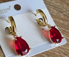 Earings with red stone drops