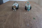 2 paw patrol figures Everest/tracker