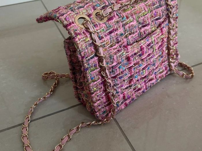 Shoulder bag