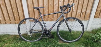 Specialized gravel bike ( delivery ) ( serviced )