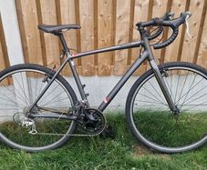 Specialized gravel bike ( serviced )( delivery )
