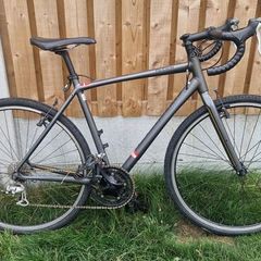 Specialized gravel bike ( serviced )( delivery )