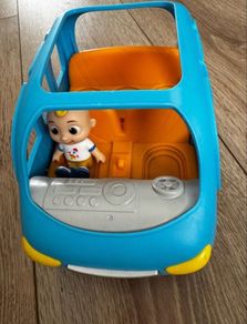 Cocomelon family fun car