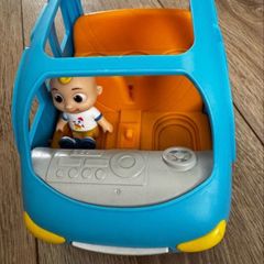 Cocomelon family fun car