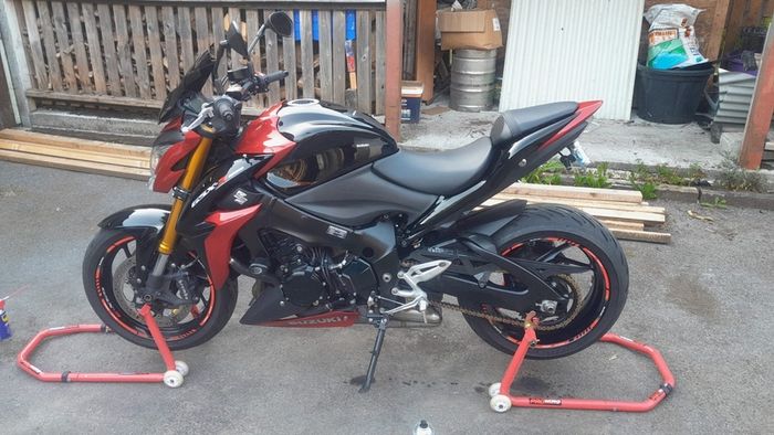 Suzuki gsxs1000