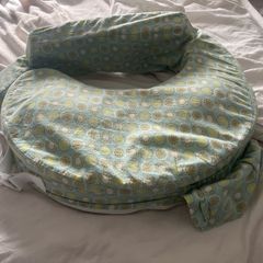 breastfeeding pillow