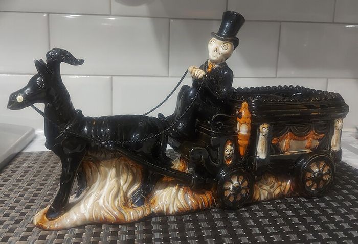 Yankee Candle Halloween Boney Wagon Candle holder