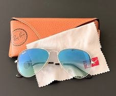 Ray-Ban Aviators Sunglasses (light blue gradient)