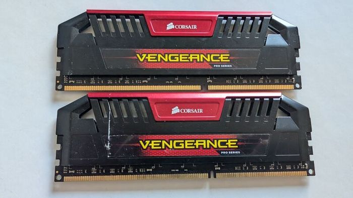 Corsair 159376 CMY16GX3M2A2400C11R Vengeance Pro Series 16GB (2x8GB) DDR3 2400Mhz CL11 XMP Performance Desktop Memory Kit - Black, Red