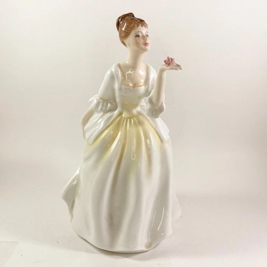 Royal Doulton Figurine Flower of Love HN 2460