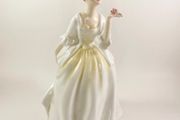 Royal Doulton Figurine Flower of Love HN 2460