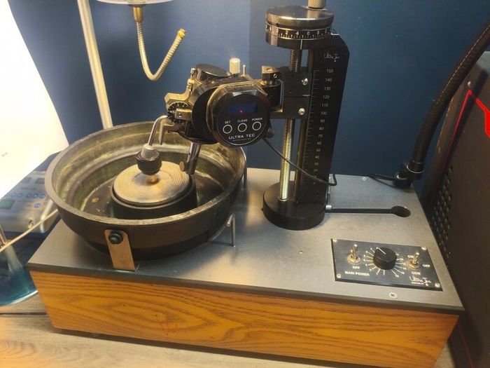 Ultratec V5 digital faceting machine