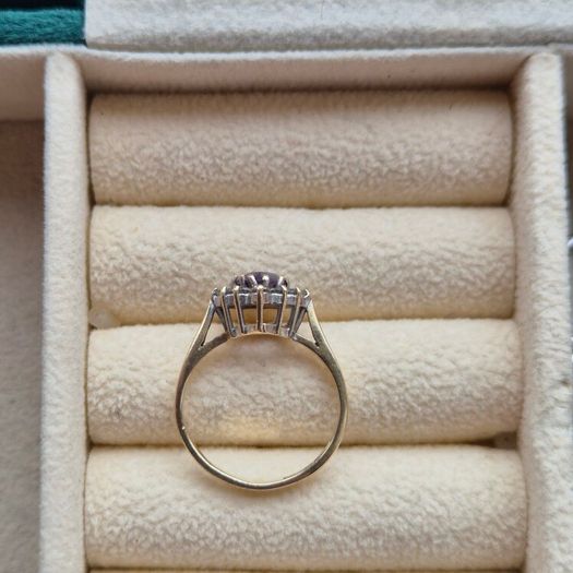 Ring 9k 375 Gold heart/shaped  with purple amethyst and CZ stones  size L