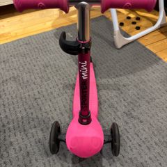 Girls scooter